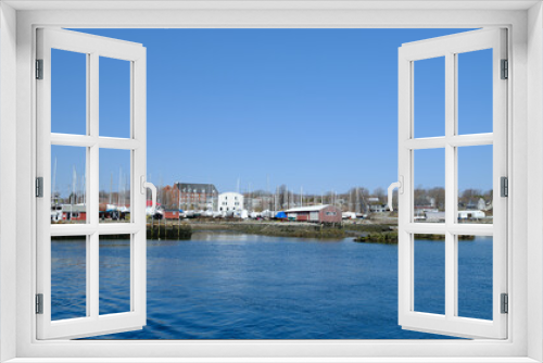Fototapeta Naklejka Na Ścianę Okno 3D - View of the northern Rockland harbor as seen from the Vinalhaven ferry as we leave port