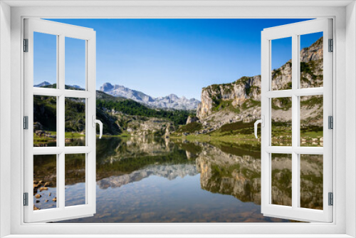 Fototapeta Naklejka Na Ścianę Okno 3D - Lake Ercina in Picos de Europa, Asturias, Spain