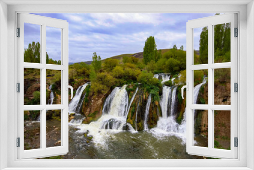 Fototapeta Naklejka Na Ścianę Okno 3D - Muradiye waterfall, located on the Van - Doğubeyazıt highway, is a natural wonder that is frequently visited by tourists in Van.
