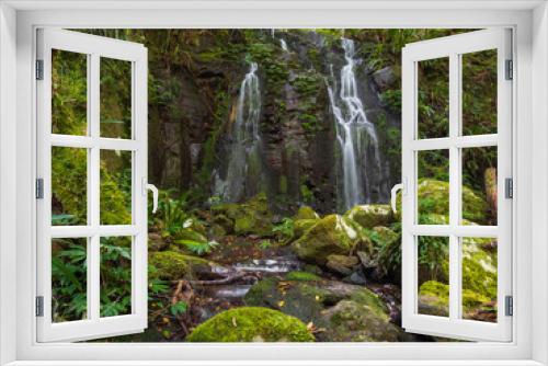 Fototapeta Naklejka Na Ścianę Okno 3D - Rainforest Waterfall