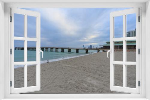 Fototapeta Naklejka Na Ścianę Okno 3D - pier in the beach of Sunny Isles Beach, Florida, USA