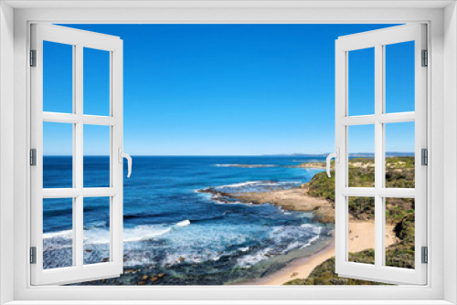 Fototapeta Naklejka Na Ścianę Okno 3D - View Along the Coast From Nora Head New South Wales, Australia. Looking over the ocean and beaches