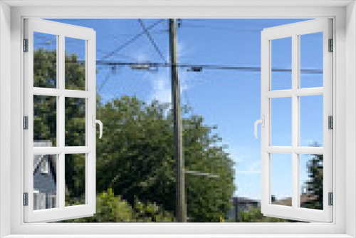 Fototapeta Naklejka Na Ścianę Okno 3D - Straight pole, crooked street
