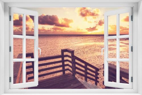 Fototapeta Naklejka Na Ścianę Okno 3D - Boardwalk on beach