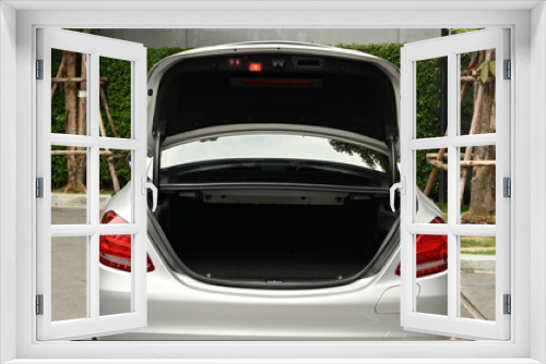Fototapeta Naklejka Na Ścianę Okno 3D - rear view of the car open trunk The exterior of a modern, modern car empty trunk