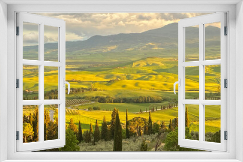Fototapeta Naklejka Na Ścianę Okno 3D - Beautiful scenery of golden sunset over Val d'Orcia in Tuscany, Italy