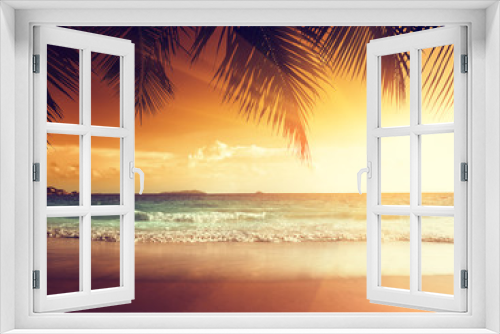 Fototapeta Naklejka Na Ścianę Okno 3D - sunset on the beach of caribbean sea