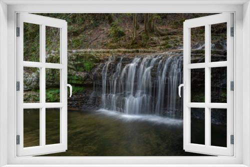 Fototapeta Naklejka Na Ścianę Okno 3D - magnificent autumn waterfall