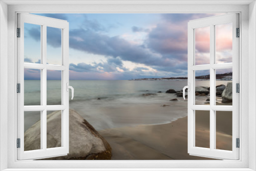 Fototapeta Naklejka Na Ścianę Okno 3D - Ocean shore on a winter day
