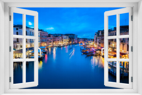Fototapeta Naklejka Na Ścianę Okno 3D - panorama su canali di venezia, con le gondole che li percorrono