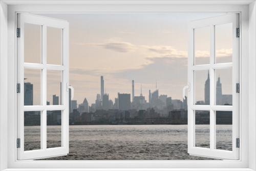 Fototapeta Naklejka Na Ścianę Okno 3D - Smoky Manhattan View in the morning