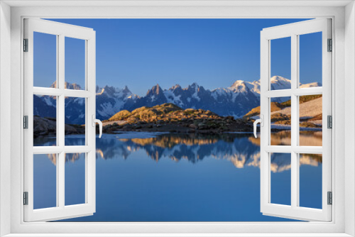 Fototapeta Naklejka Na Ścianę Okno 3D - Mont Blanc Massif Reflected in Lac Blanc, Graian Alps, France