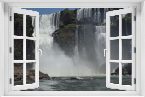 Fototapeta Naklejka Na Ścianę Okno 3D - The beautiful natural landscape full of life of the Iguazu falls in Misiones Argentina