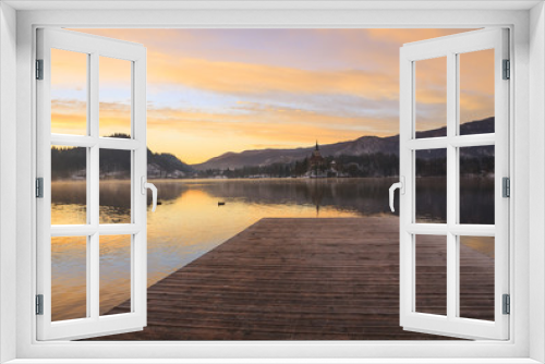 Fototapeta Naklejka Na Ścianę Okno 3D - Sunrise on the Bled Lake