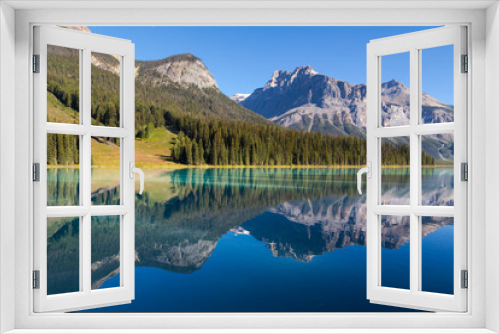 Fototapeta Naklejka Na Ścianę Okno 3D - Emerald Lake Reflections