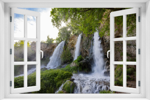 Fototapeta Naklejka Na Ścianę Okno 3D - Sunny view of the landscape of the Rifle Falls