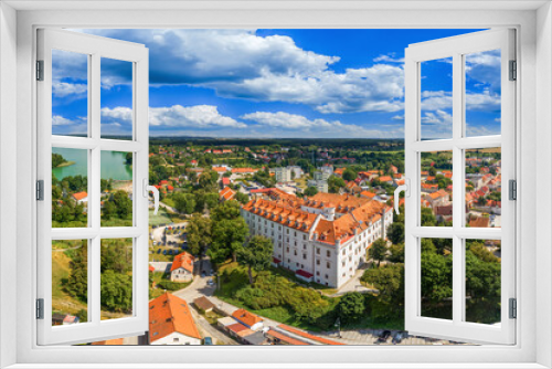 Fototapeta Naklejka Na Ścianę Okno 3D - Ryn - miasto na Mazurach w północno-wschodniej Polsce.	