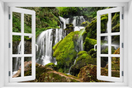 Fototapeta Naklejka Na Ścianę Okno 3D - Wild Alps, the green waterfall