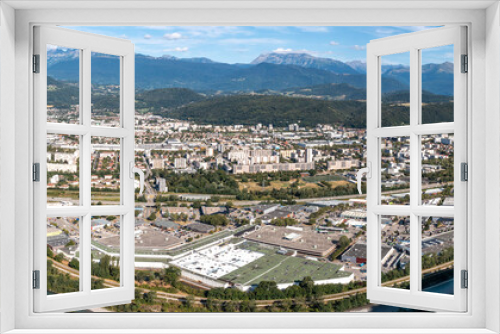 Fototapeta Naklejka Na Ścianę Okno 3D - Vue panoramique de la zone commerciale de Comboire à Echirolles