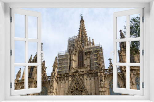 Fototapeta Naklejka Na Ścianę Okno 3D - Exterior shot of the Cathedral of Barcelona in Barcelona, Spain