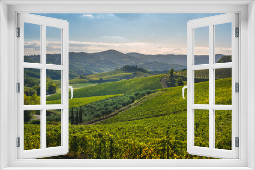 Fototapeta Naklejka Na Ścianę Okno 3D - Radda in Chianti landscape, vineyards in autumn. Tuscany, Italy