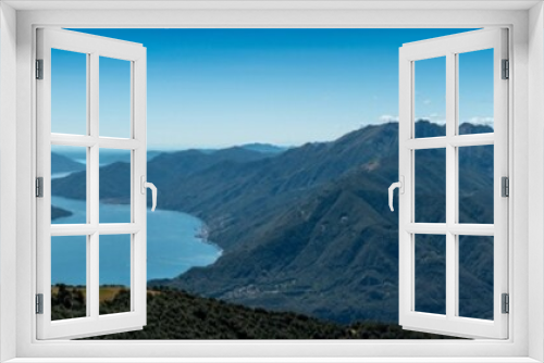 Fototapeta Naklejka Na Ścianę Okno 3D - Locarno, Schweiz: Panorama der Alpen um den Lago Maggiore