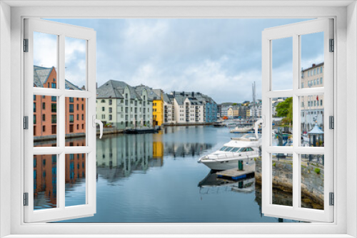 Fototapeta Naklejka Na Ścianę Okno 3D - Scenic reflections in Alesund, Norway