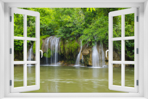Fototapeta Naklejka Na Ścianę Okno 3D - Tropical waterfall in rain forest
