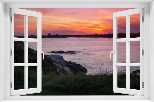 Fototapeta Naklejka Na Ścianę Okno 3D - Scenic sunset over the sea, southern point of Newport, Rhode Island