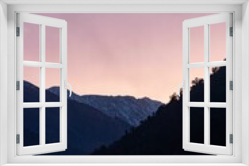 Fototapeta Naklejka Na Ścianę Okno 3D - Vertical shot of the beautiful landscapes of Himachal Pradesh, India, at sunset