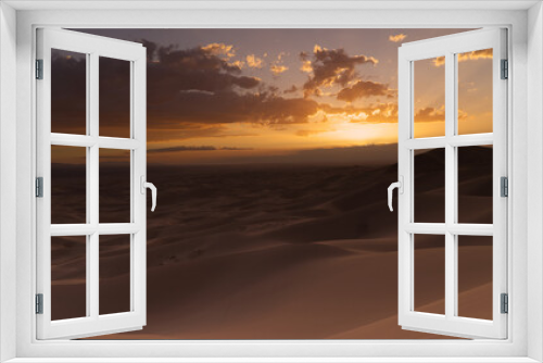Fototapeta Naklejka Na Ścianę Okno 3D - Khongoryn Els dunes at sunset, Gobi desert