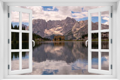 Fototapeta Naklejka Na Ścianę Okno 3D - View of Lake Misurina, Italy.