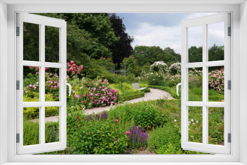 Fototapeta Naklejka Na Ścianę Okno 3D - Rosengarten in Planten un Blomen Hamburg