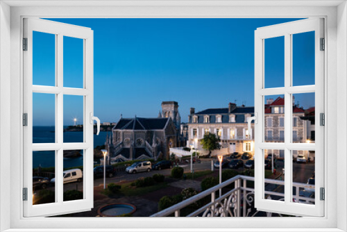 Fototapeta Naklejka Na Ścianę Okno 3D - Coucher de Soleil sur Biarritz