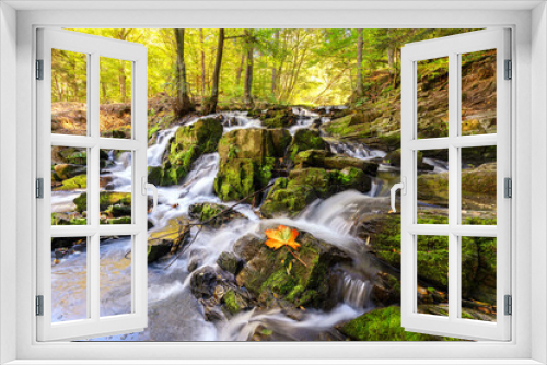 Fototapeta Naklejka Na Ścianę Okno 3D - Wasserfall im Wald mit bunten Herbstlaub