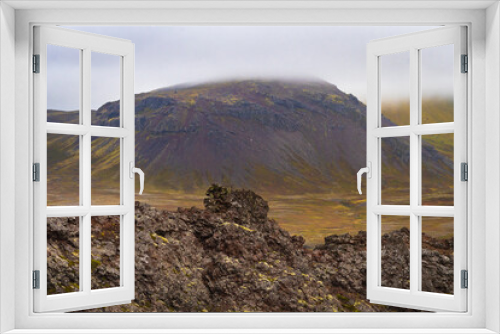 Fototapeta Naklejka Na Ścianę Okno 3D - Ladscape of the Saxhóll Crater (Iceland)
