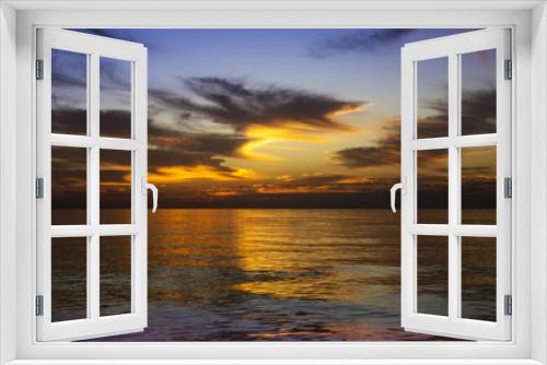 Fototapeta Naklejka Na Ścianę Okno 3D - Colour sunset in Pacific ocean