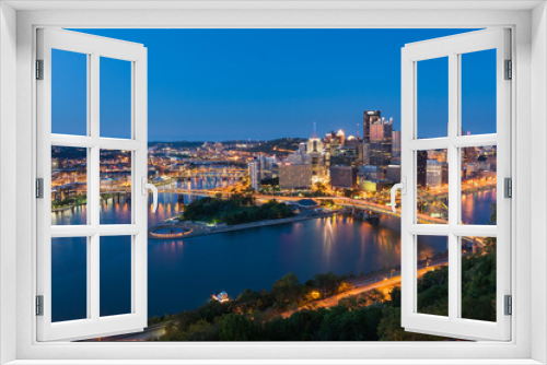 Fototapeta Naklejka Na Ścianę Okno 3D - Pittsburgh downtown skyline at night, pennsylvania, USA