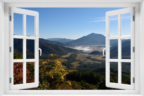 Fototapeta Naklejka Na Ścianę Okno 3D - Mount. Shibutsu, Oze, Gunma, Japan