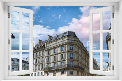 Fototapeta Naklejka Na Ścianę Okno 3D - Paris, typical building in the Marais, in the center 
