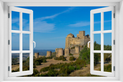 Fototapeta Naklejka Na Ścianę Okno 3D - el bonito castillo del Loarre de estilo románico en Huesca, España