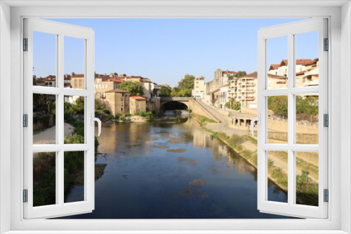 Fototapeta Naklejka Na Ścianę Okno 3D - Les rives de la rivière Midouze, ville de Mont de Marsan, département des Landes, France