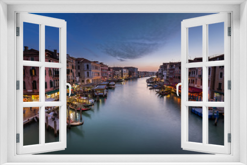 Fototapeta Naklejka Na Ścianę Okno 3D - View on Grand Canal from Rialto Bridge, Venice, Italy