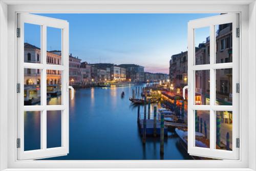Fototapeta Naklejka Na Ścianę Okno 3D - Venice - Canal grande in evening dusk from Ponte Rialto