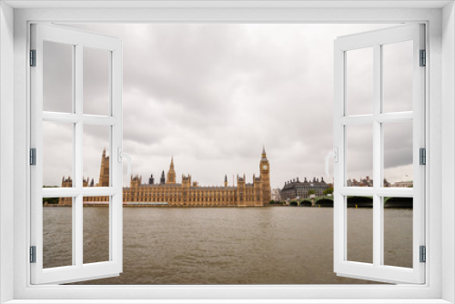 Fototapeta Naklejka Na Ścianę Okno 3D - Big Ben, the Houses of Parliament on a cloudy day