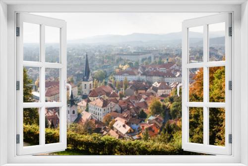 Fototapeta Naklejka Na Ścianę Okno 3D - Autumn castle hill in Ljubljana, Slovenia