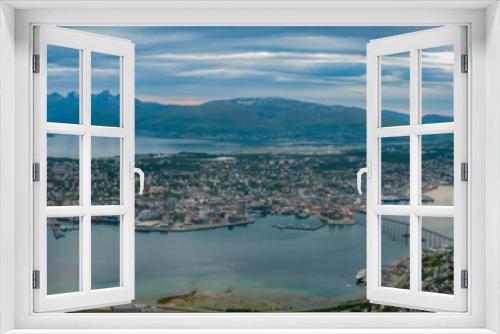 Fototapeta Naklejka Na Ścianę Okno 3D - Tromsø cityscape, Troms of Finnmark, Norway