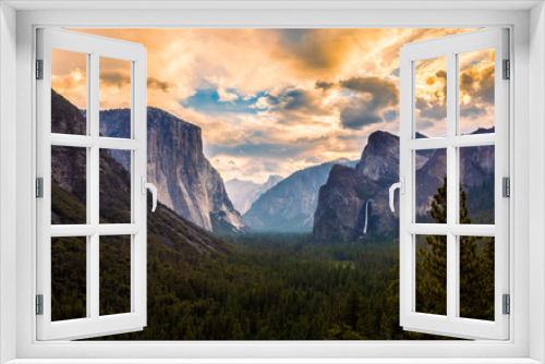 Fototapeta Naklejka Na Ścianę Okno 3D - Dramatic Morning Clouds over Yosemite Valley, Yosemite National Park, California