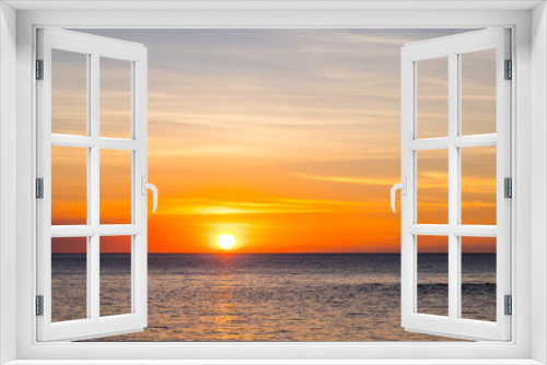 Fototapeta Naklejka Na Ścianę Okno 3D - Sunset down to the sea