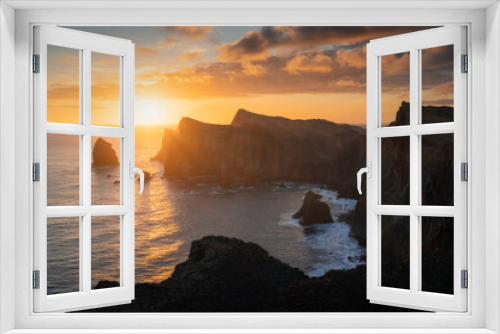 Fototapeta Naklejka Na Ścianę Okno 3D - Sunrise at Sao Lourenco peninsula in Madeira